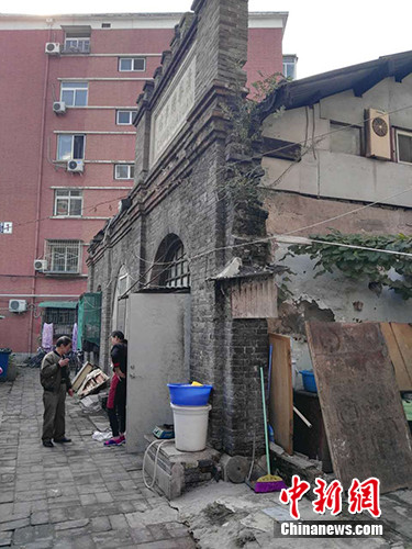 清華南門外,、成府路路口西南小巷清華園鐵路職工宿舍內(nèi)的清華園火車站遺址,。中新網(wǎng)記者 宋宇晟 攝