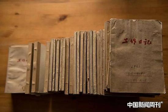 大量工作日記本至今仍保存完好,。圖｜《中國新聞周刊》記者 董潔旭