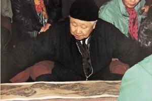 啟功在故宮鑒定古代書(shū)畫(huà)