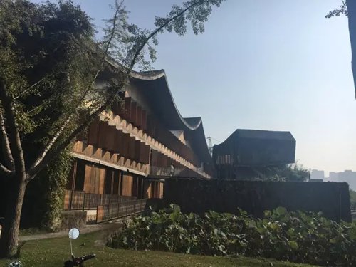 王澍設(shè)計(jì)的中國(guó)美術(shù)學(xué)院象山校區(qū),。新京報(bào)記者李興麗 攝