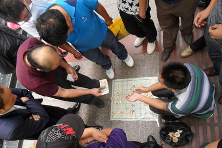 大學(xué)生街頭棋局輸6000