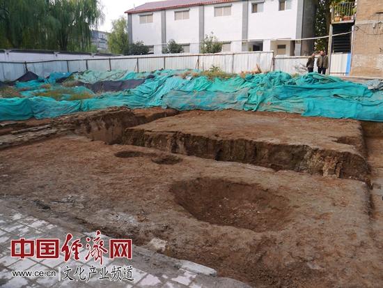 洛陽(yáng)六中發(fā)現(xiàn)的隋唐洛陽(yáng)城宮城東墻遺址 中國(guó)經(jīng)濟(jì)網(wǎng)記者成琪/ 攝
