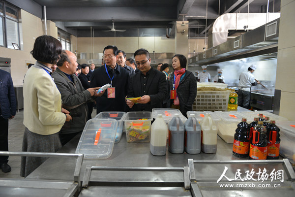 河南商丘市政協(xié)視察食品藥品提案辦理工作