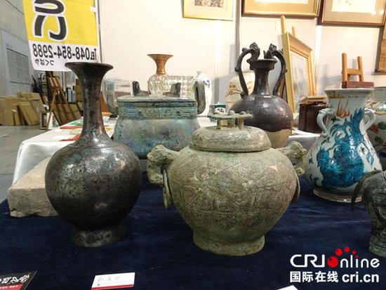這幾件青銅制品都標(biāo)記為西周時代,，售價從幾十萬日元至上百萬日元