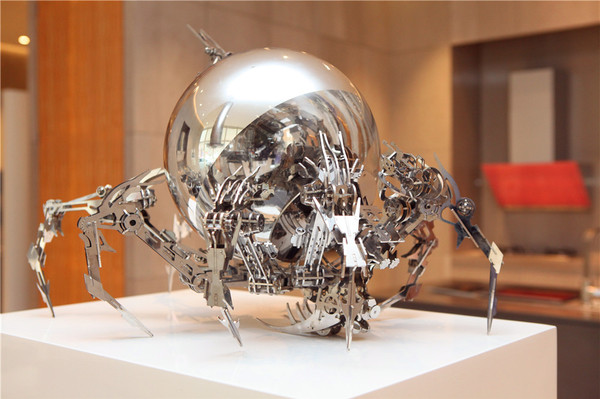 夏航,，夢游者（12 版），不銹鋼,，37.5×32.3×25cm，2016