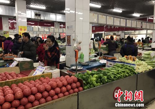 北京一家農(nóng)貿(mào)市場內(nèi),。<a target='_blank' href='http://www.chinanews.com/' >中新網(wǎng)</a> 種卿 攝