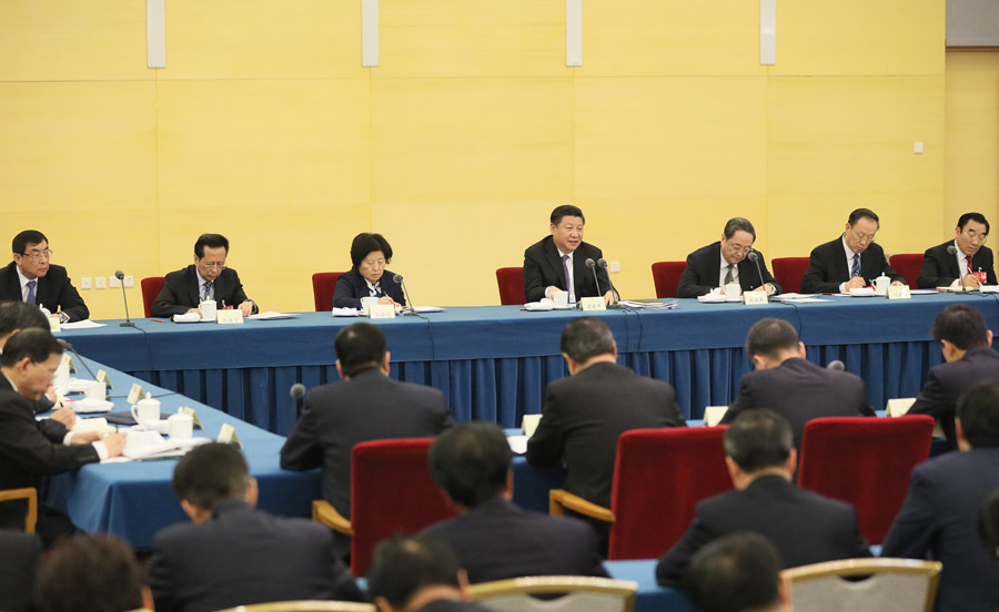 [回顧]習(xí)近平看望民建,、工商聯(lián)界委員并參加討論