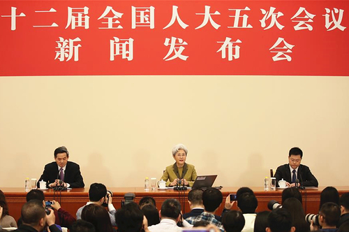 3月4日,，十二屆全國人大五次會議在北京人民大會堂舉行新聞發(fā)布會。大會發(fā)言人傅瑩就大會議程和人大工作相關(guān)的問題回答中外記者的提問,。新華社記者 金立旺 攝