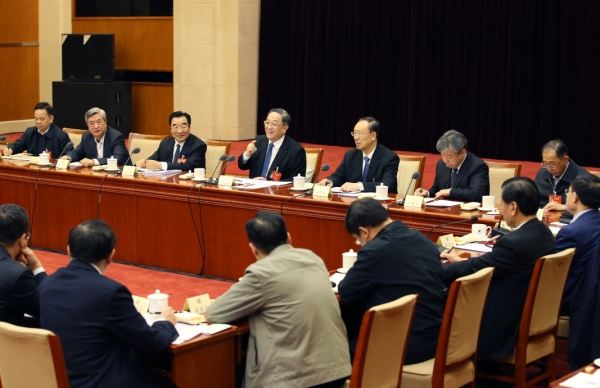 俞正聲參加社會(huì)科學(xué),、新聞出版界委員聯(lián)組討論側(cè)記