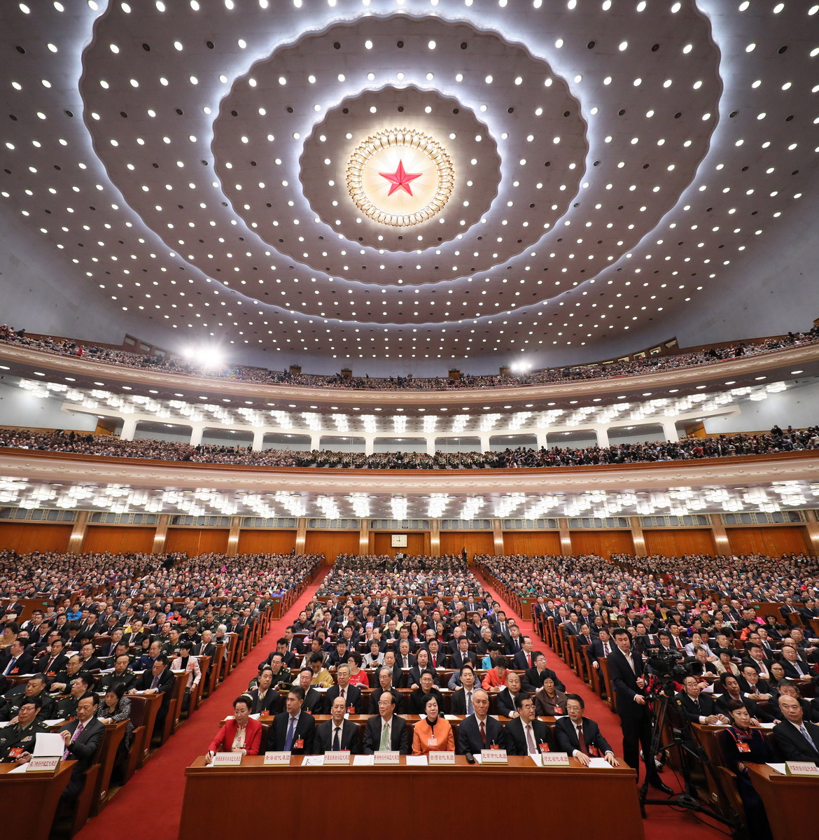 李克強(qiáng)：全力支持特別行政區(qū)行政長(zhǎng)官和政府依法施政