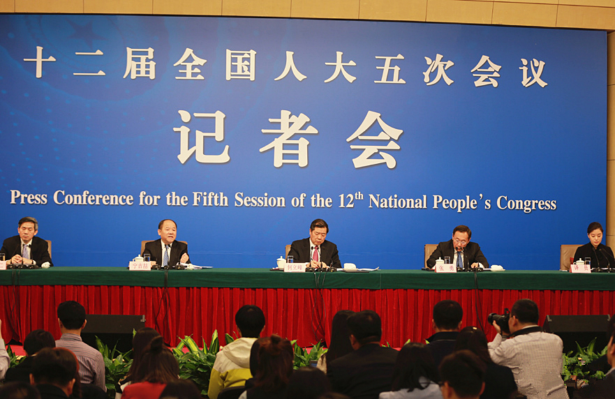 十二屆全國(guó)人大五次會(huì)議發(fā)改委負(fù)責(zé)人就“經(jīng)濟(jì)社會(huì)發(fā)展與宏觀調(diào)控”答記者問