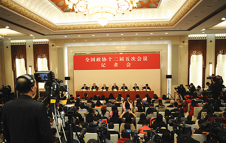 5位委員回答記者提問(wèn)