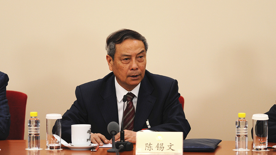 陳錫文：讓農(nóng)業(yè)降成本,、提效益才能具有國(guó)際競(jìng)爭(zhēng)力