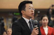 鳳凰衛(wèi)視記者提問“振興實體經(jīng)濟 防止脫實向虛”