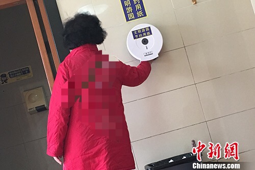 天壇公園的游客以老人居多,。湯琪 攝