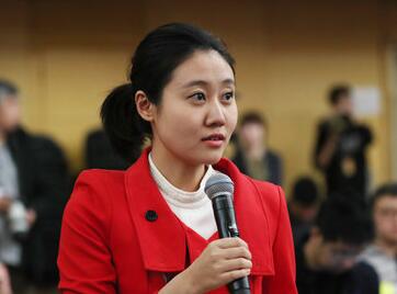黑龍江廣播電視臺(tái)記者提問(wèn)“扶貧攻堅(jiān)與農(nóng)業(yè)供給側(cè)結(jié)構(gòu)性改革融合”