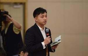 貴州廣播電視臺(tái)記者提問(wèn)“貴州的脫貧攻堅(jiān)工作”