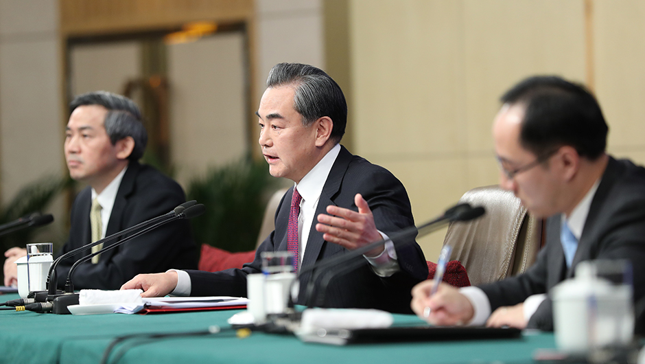 王毅談“薩德”：中方敦促韓方懸崖勒馬,，中止部署