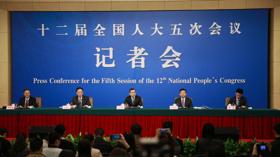 記者會(huì)全國(guó)人大相關(guān)負(fù)責(zé)人就“民法總則草案”答問會(huì)場(chǎng)全景