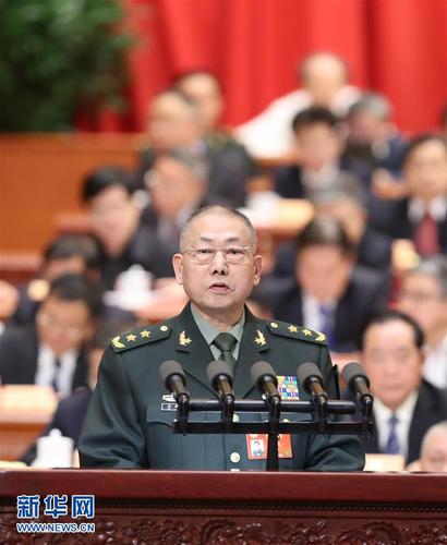 3月9日,，全國(guó)政協(xié)十二屆五次會(huì)議在北京人民大會(huì)堂舉行第二次全體會(huì)議,。這是劉繼賢委員作《實(shí)施軍民融合發(fā)展戰(zhàn)略的思考與建議》的發(fā)言。新華社記者 劉衛(wèi)兵 攝