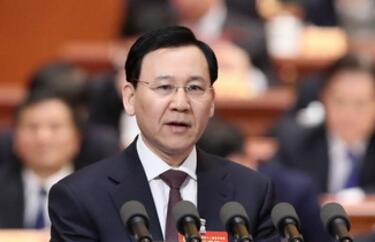 李守鎮(zhèn)：建設(shè)高素質(zhì)產(chǎn)業(yè)工人隊(duì)伍 打造更多“大國(guó)工匠”