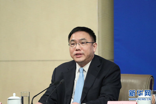 記者會主持人曲衛(wèi)國,。