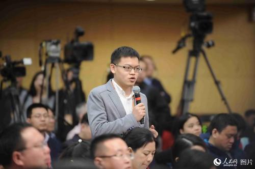 人民日報(bào),、人民網(wǎng)、人民日報(bào)客戶端記者提問