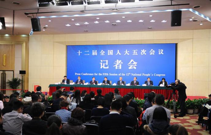 十二屆全國人大五次會議全國人大相關(guān)負責人就“人大監(jiān)督工作”答記者問