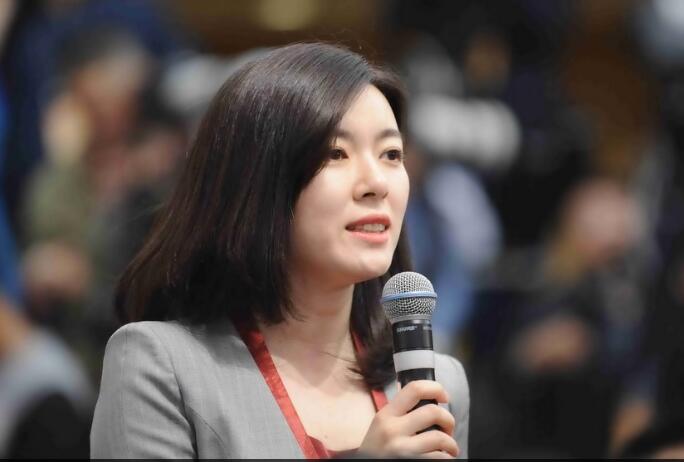 周小川：浮動匯率有利于經(jīng)濟(jì)調(diào)整 人民幣沒有持續(xù)貶值基礎(chǔ)