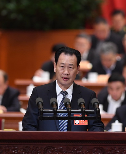 劉凡委員代表民革中央,、全國政協(xié)社會和法制委員會作《關(guān)于構(gòu)建完整的跨行政區(qū)劃人民法院體系的建議》的發(fā)言