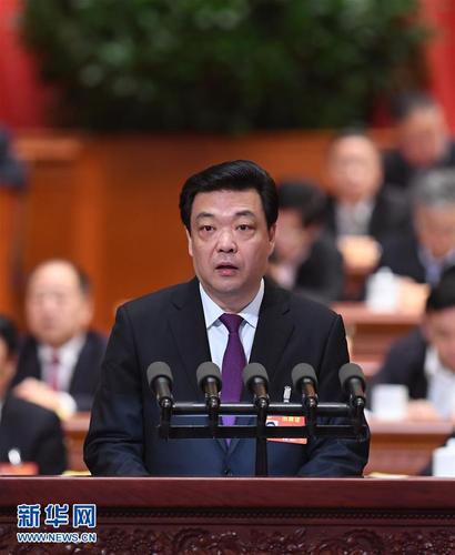 3月11日，全國政協(xié)十二屆五次會(huì)議在北京人民大會(huì)堂舉行第四次全體會(huì)議,。這是吉林委員作《提高組織化程度是加強(qiáng)和改進(jìn)政協(xié)民主監(jiān)督的重要途徑》的發(fā)言,。新華社記者 張鐸 攝