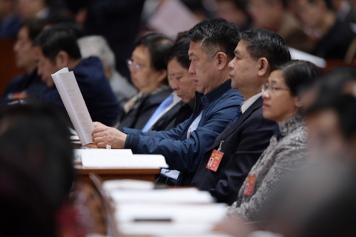 這是委員在聽會,。新華社記者 王建華攝