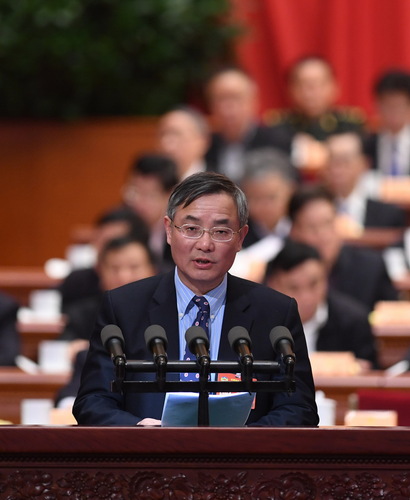 蔡達峰委員代表民進中央作《提高政務(wù)誠信 引導(dǎo)社會預(yù)期》的發(fā)言