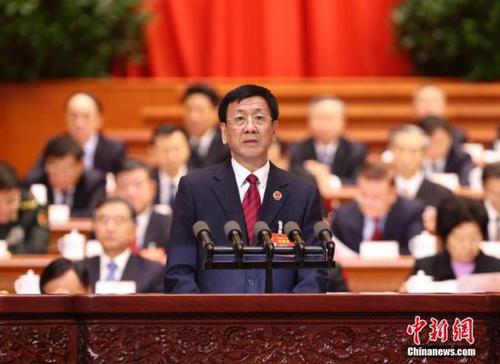 3月12日，十二屆全國人大五次會議在北京人民大會堂舉行第三次全體會議，最高人民檢察院檢察長曹建明作最高人民檢察院工作報告,。 中新社記者 劉震 攝