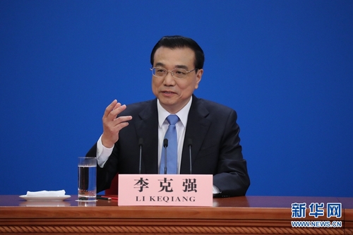 　3月15日,，國務(wù)院總理李克強在北京人民大會堂與中外記者見面,，并回答記者提問,。 新華社記者邢廣利攝