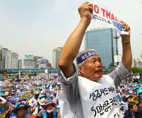 資料圖：韓國民眾舉行集會反對部署“薩德”系統(tǒng),。新華社記者 姚琪琳 攝