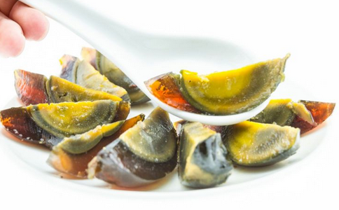 涼拌皮蛋有什么營養(yǎng)價(jià)值 涼拌皮蛋有哪些做法 涼拌皮蛋怎么做好吃