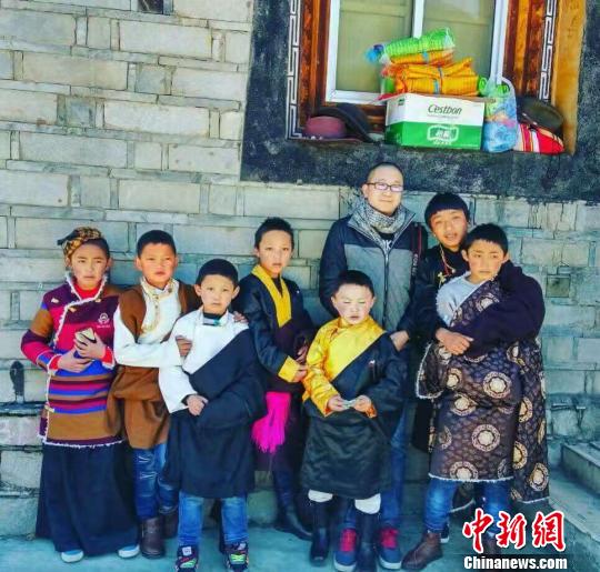 內(nèi)蒙古小伙200天窮游50多個城市剃光頭發(fā)在寺廟當(dāng)義工