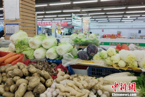 超市里的蔬菜,。<a target='_blank' href='http://www.chinanews.com/' >中新網(wǎng)</a>記者 李金磊 攝