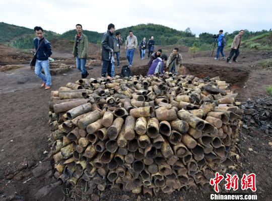 桐木嶺遺址出土的坩堝?！⊥ㄓ崋T 歐陽常海 攝