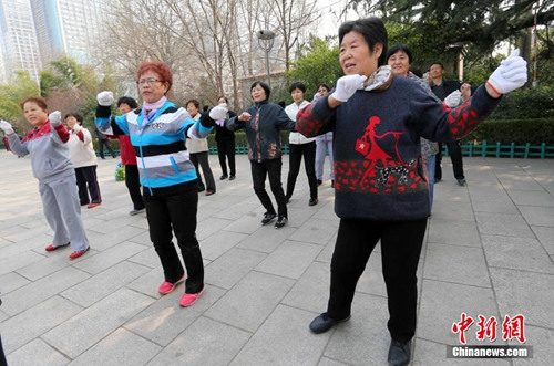 對高齡退休人員、艱苦邊遠地區(qū)企業(yè)退休人員,，可適當提高調(diào)整水平,。(資料圖)<a target='_blank' href='http://www.chinanews.com/'>中新社</a>發(fā) 張馳 攝