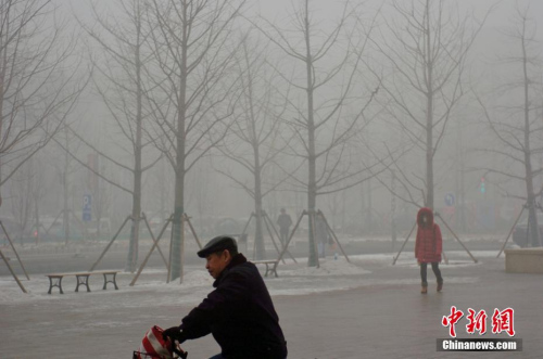 資料圖：天津重度霧霾再現(xiàn),。<a target='_blank' href='http://www.chinanews.com/'>中新社</a>記者 佟郁 攝