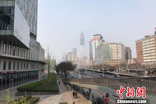 圖為北京雙井附近的寫字樓和居民住宅樓,。 <a target='_blank' href='http://www.chinanews.com/' >中新網(wǎng)</a> 程春雨 攝