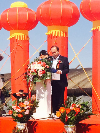 二、吉林省松原市長(zhǎng)嶺縣委書記陳德明在“萬頃牡丹---華香長(zhǎng)嶺”種植啟動(dòng)儀式上致辭?！¤骱z影