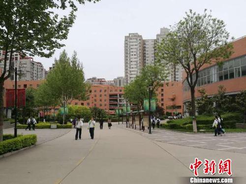 圖為西安中學(xué)校內(nèi)?！垪n 攝