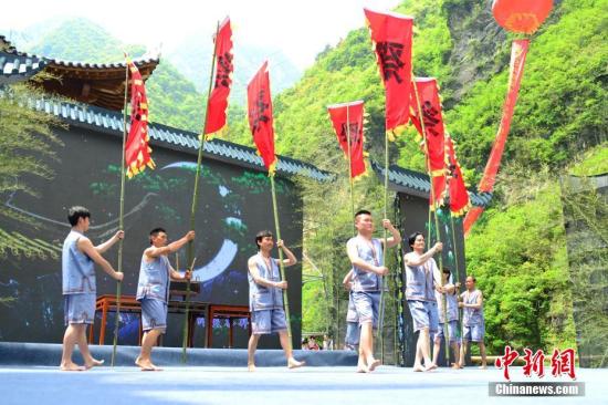 資料圖：4月18日,，第五屆長江三峽（巴東）纖夫文化旅游節(jié)在湖北巴東開幕。巴軒 攝