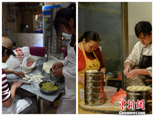凌晨正在忙著準(zhǔn)備早點(diǎn)的店主,。(拼版圖片) <a target='_blank' href='http://www.chinanews.com/' >中新網(wǎng)</a>記者 金碩 富宇 攝