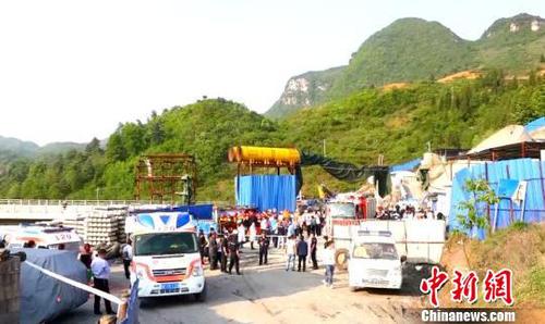 圖為救援現(xiàn)場(chǎng)視頻截圖,?！垈?攝