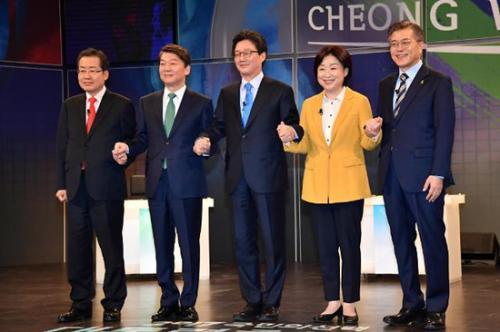 5名主要候選人舉行電視辯論,。
