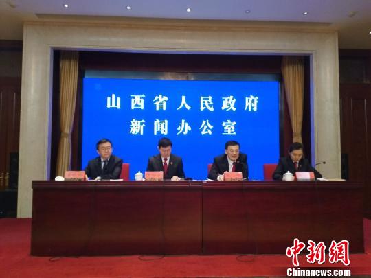 山西省高級人民法院10日召開新聞發(fā)布會稱，近一年來,，山西法院多措并舉推進家事審判改革的實施,，并取得成效。改革中,，山西法院把維護未成年人權益最大化作為一項改革目標,。　劉小紅 攝